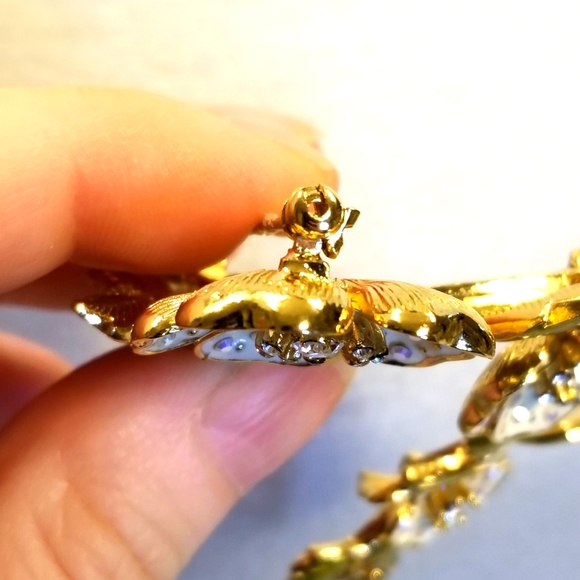 🔻REDUCED❣NIB St. John signature white camilia gold crystals enamel brooch RARE❣ - Picture 6 of 8